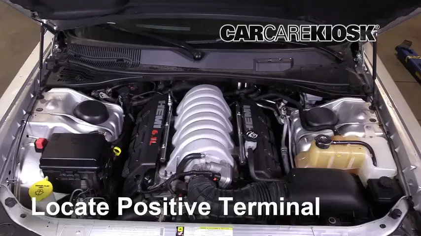 2008 Dodge Challenger SRT8 6.1L V8 Battery Jumpstart